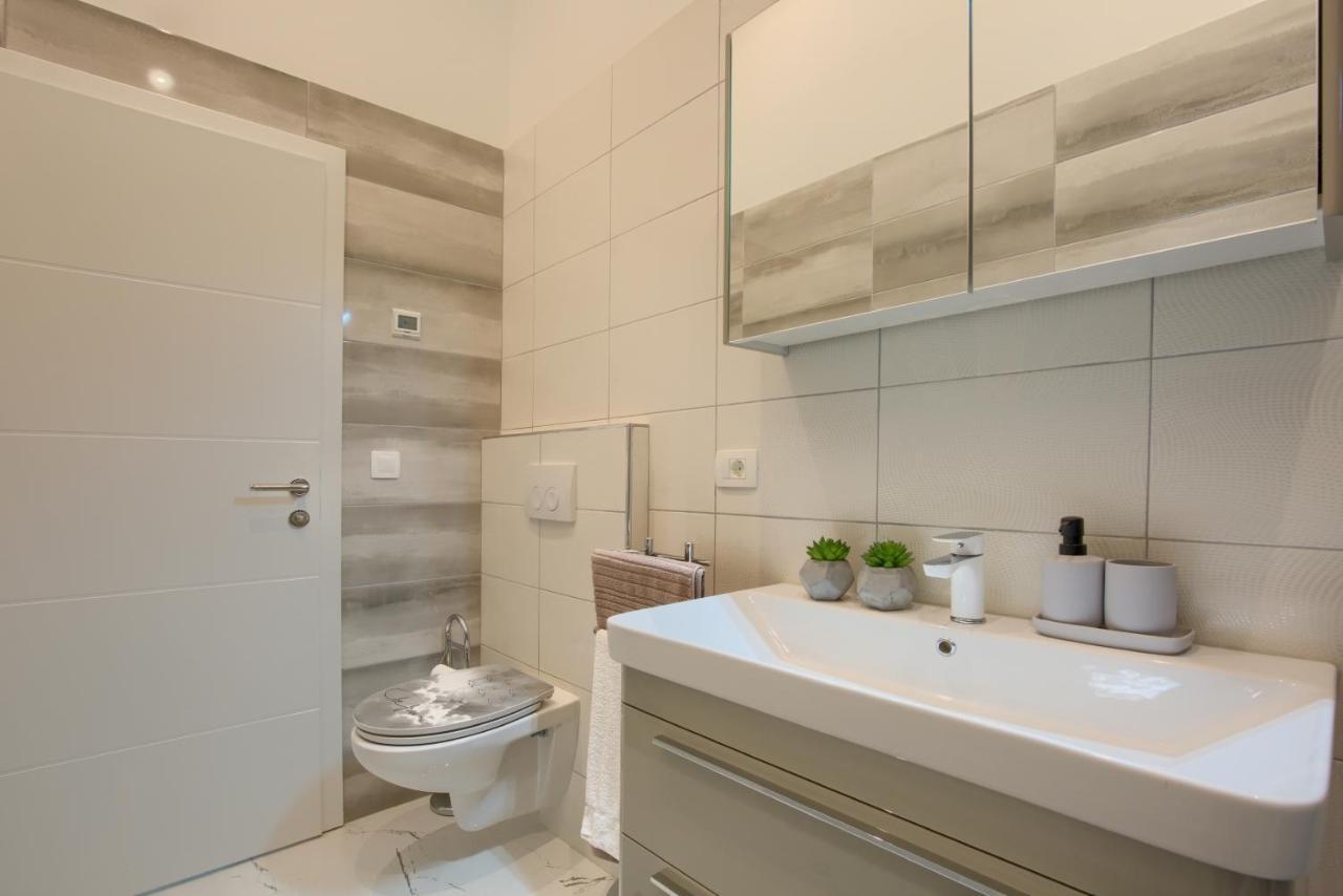 Pasko Properties Rental Пула Экстерьер фото