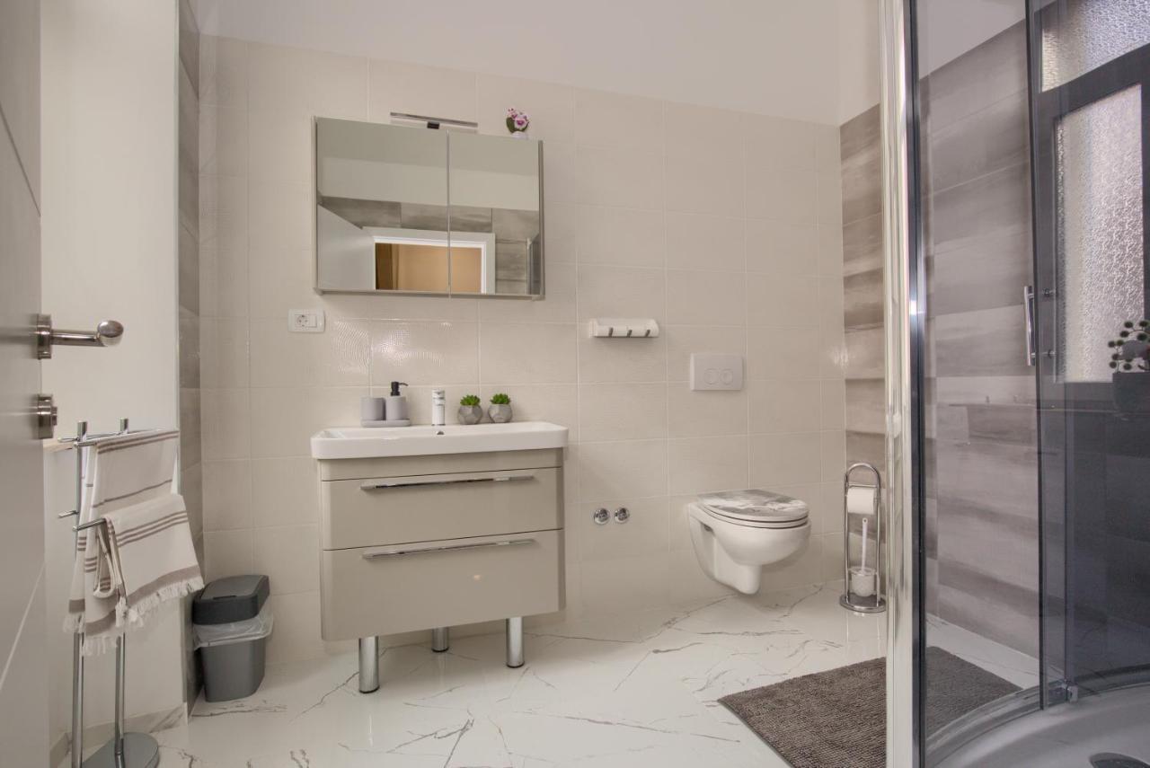 Pasko Properties Rental Пула Экстерьер фото