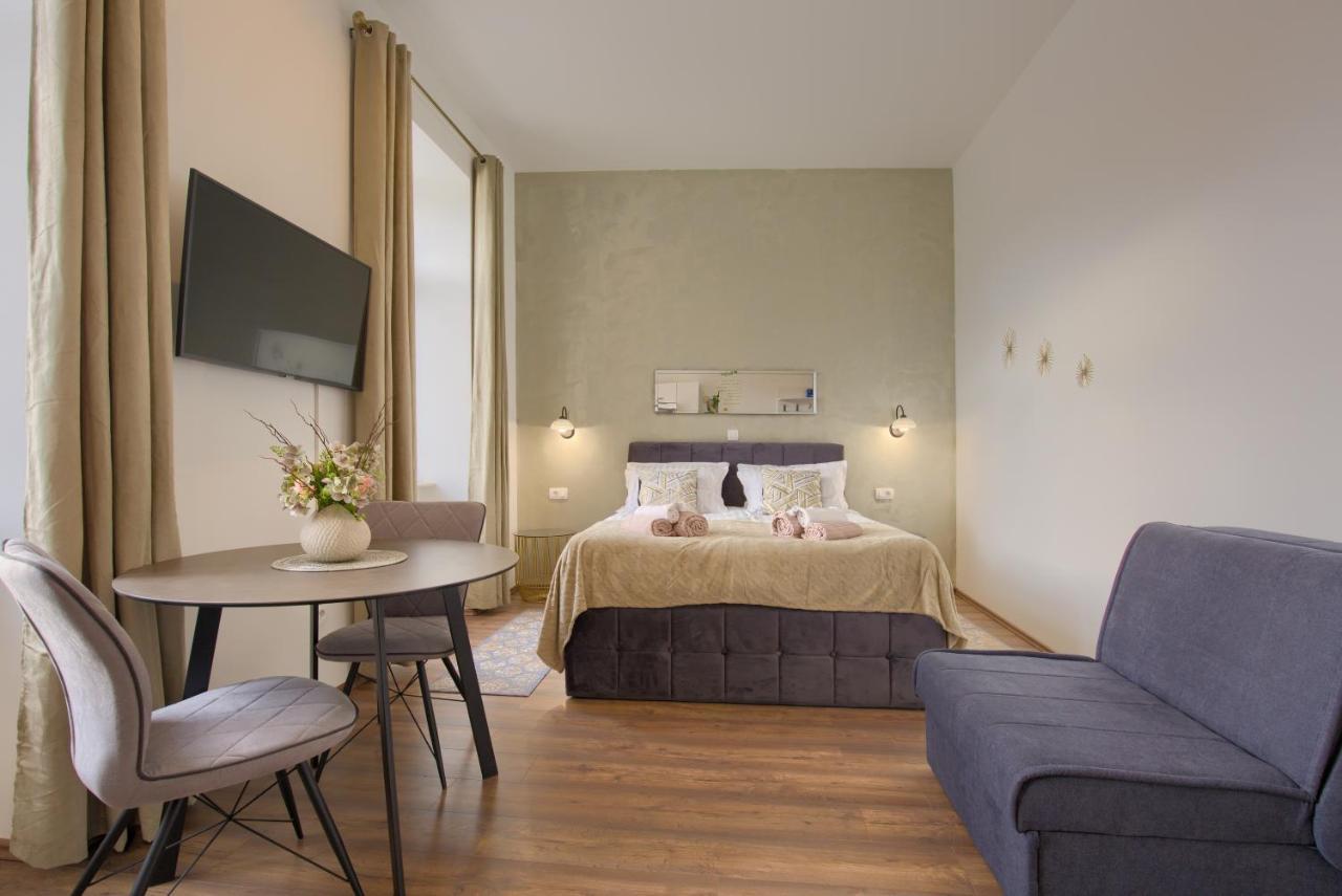 Pasko Properties Rental Пула Экстерьер фото